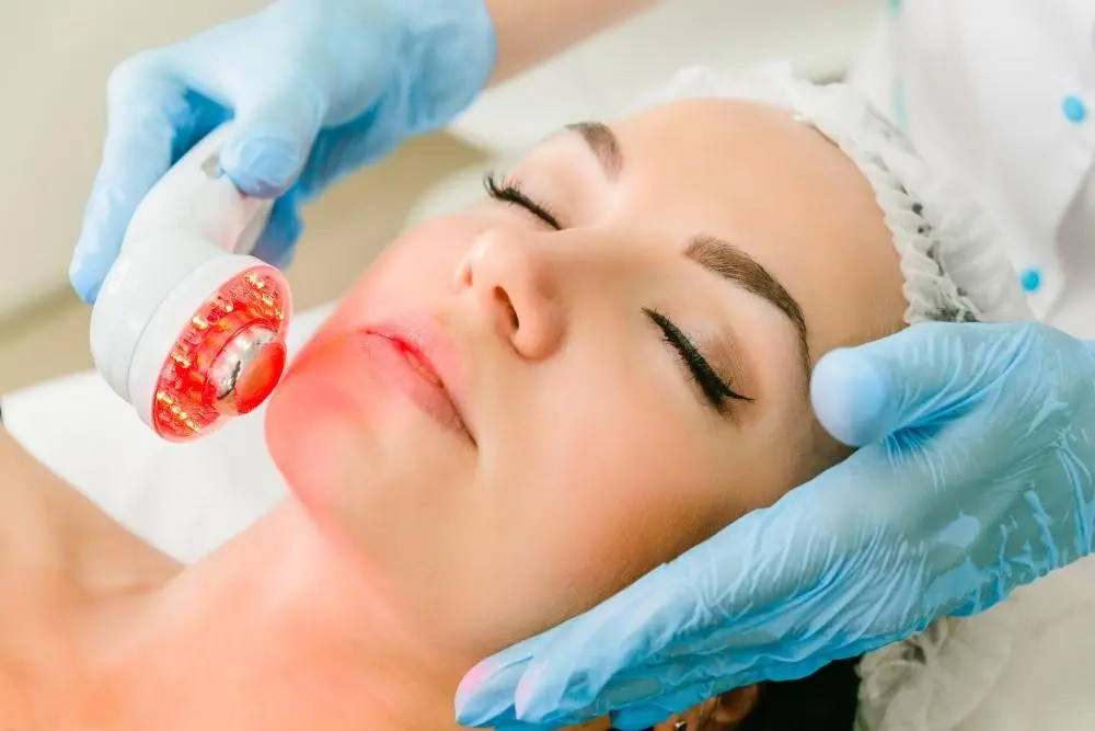 woman having non-surgical Morph8 treatment